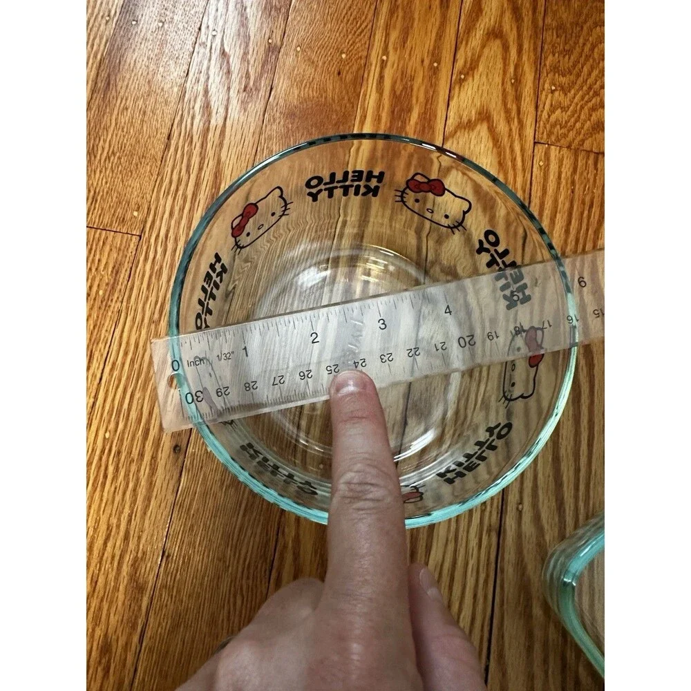Pyrex hello kitty